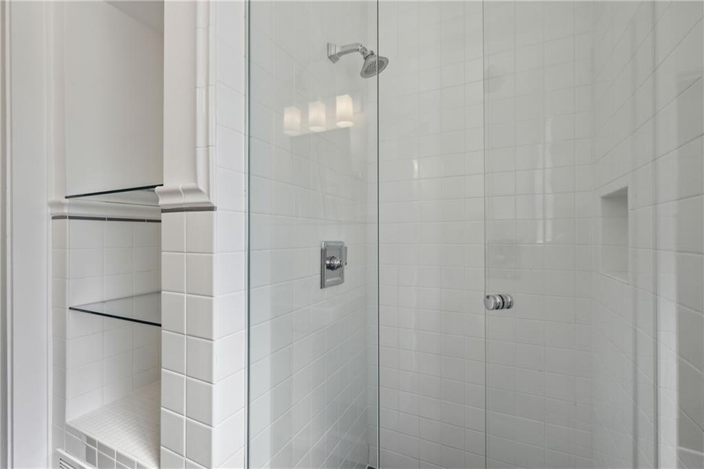 185 E Wesley Road NE