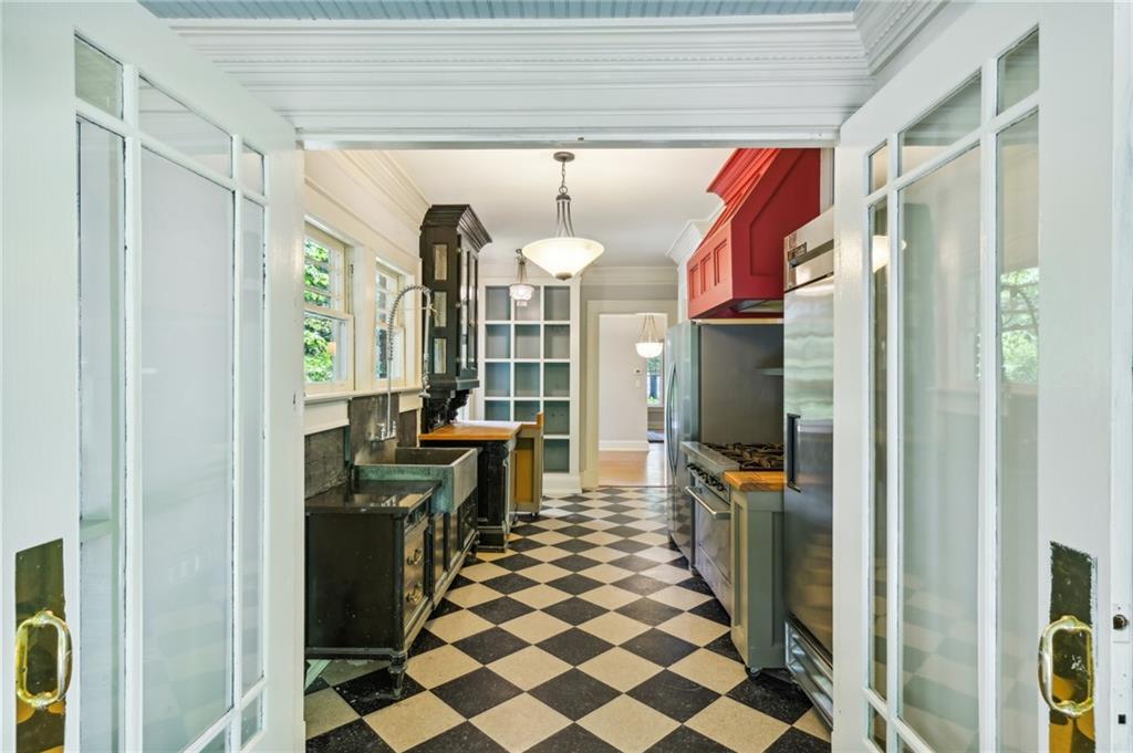 1500 N Highland Avenue NE