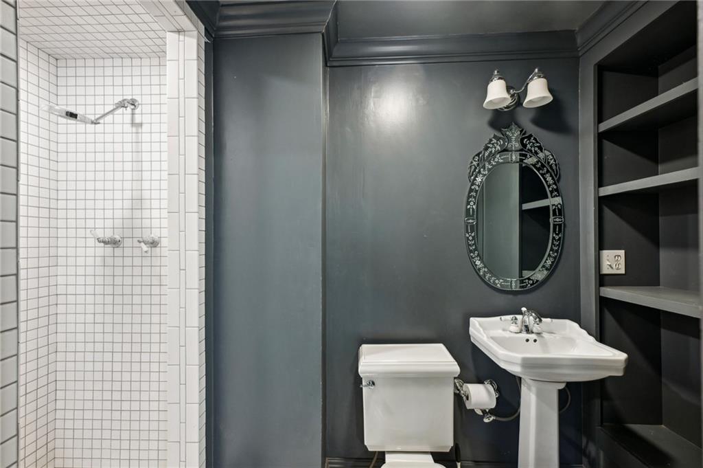 1500 N Highland Avenue NE