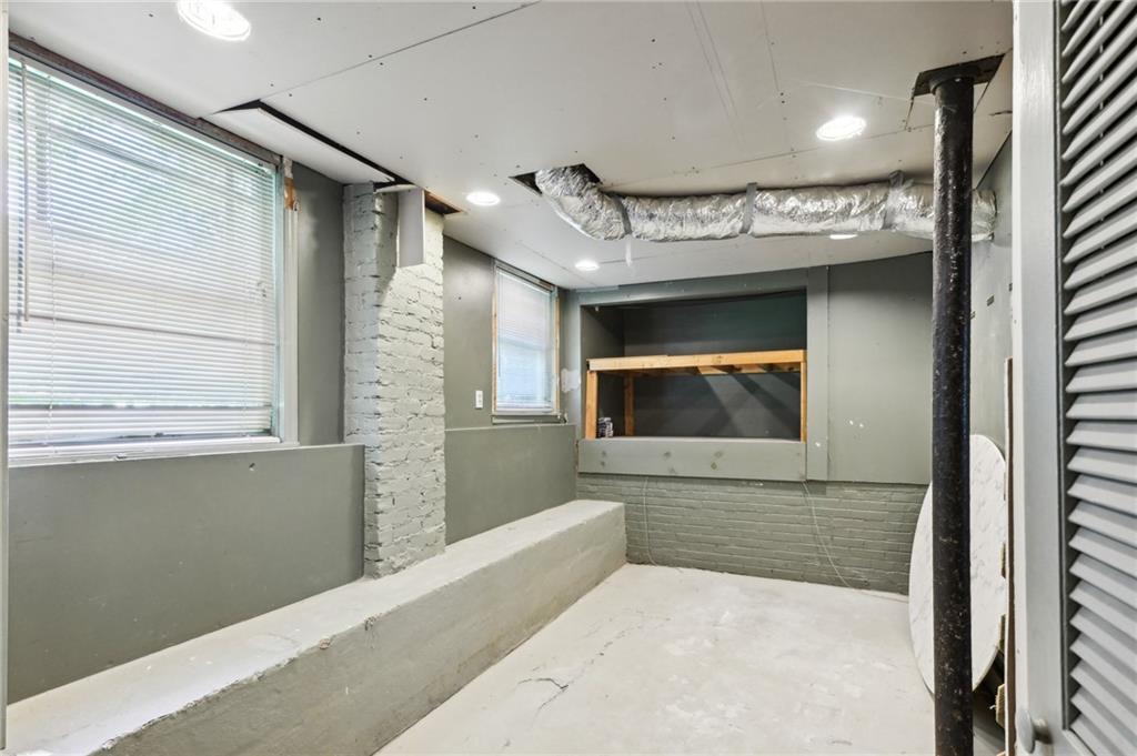 1500 N Highland Avenue NE