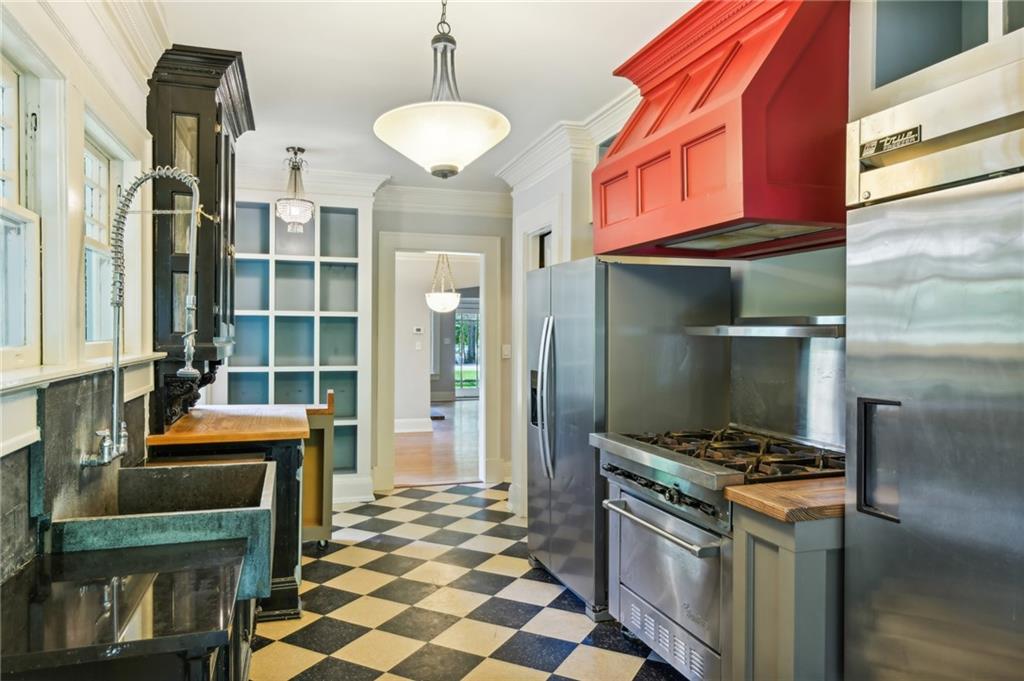 1500 N Highland Avenue NE