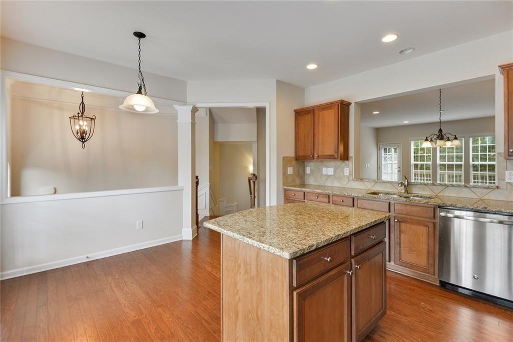 366 Ardmore Court NW