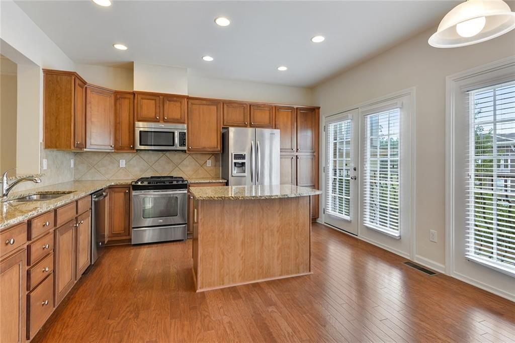 366 Ardmore Court NW