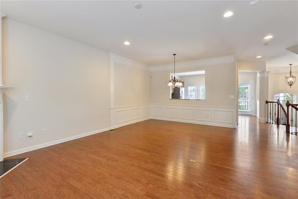 366 Ardmore Court NW