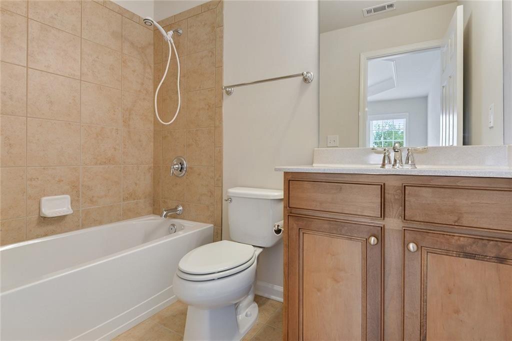 366 Ardmore Court NW