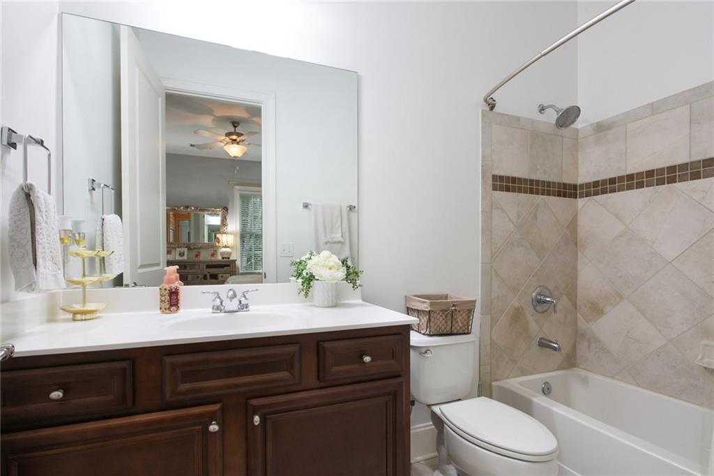 1420 Briarhaven Trail NE