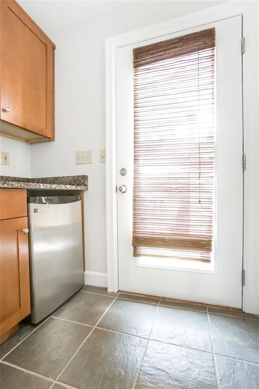 1381 Parkview Lane NE