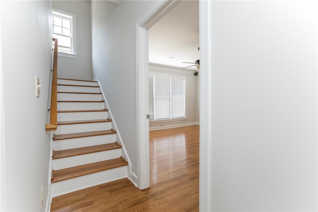 1381 Parkview Lane NE