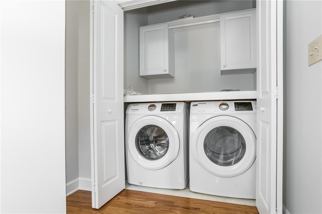 1381 Parkview Lane NE