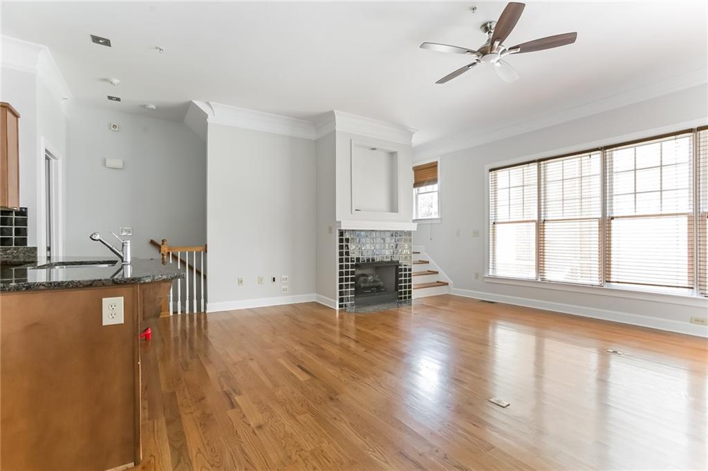 1381 Parkview Lane NE