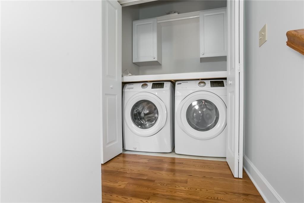 1381 Parkview Lane NE