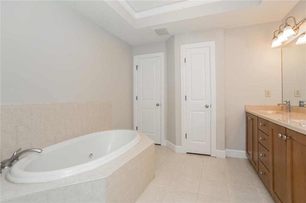 1381 Parkview Lane NE