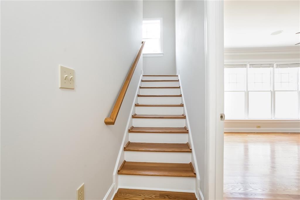 1381 Parkview Lane NE