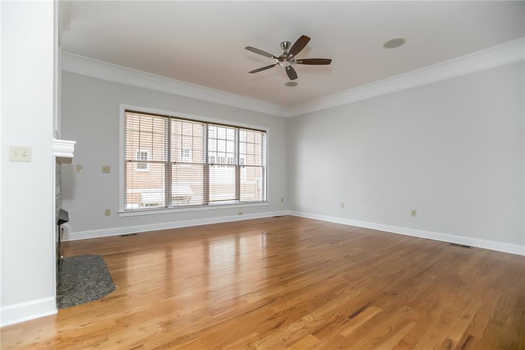 1381 Parkview Lane NE