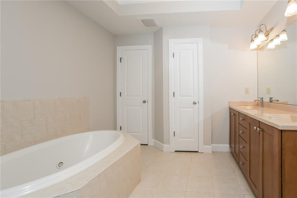 1381 Parkview Lane NE