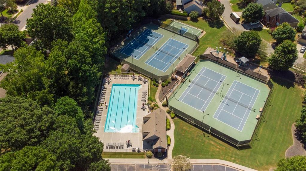 1025 AMBER LEAF Court