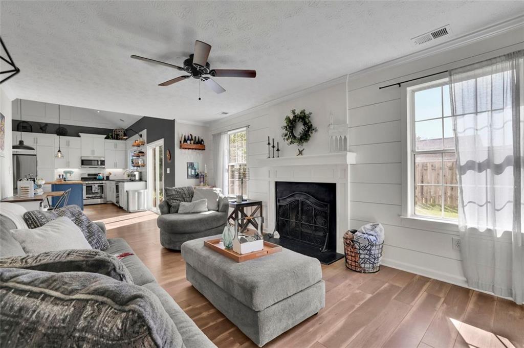 1025 AMBER LEAF Court