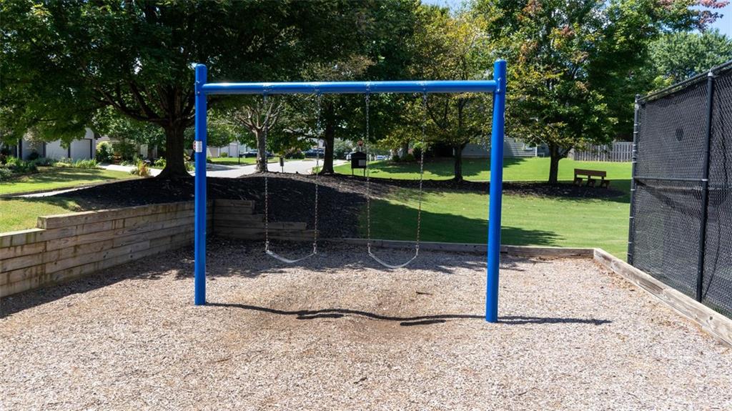 1025 AMBER LEAF Court