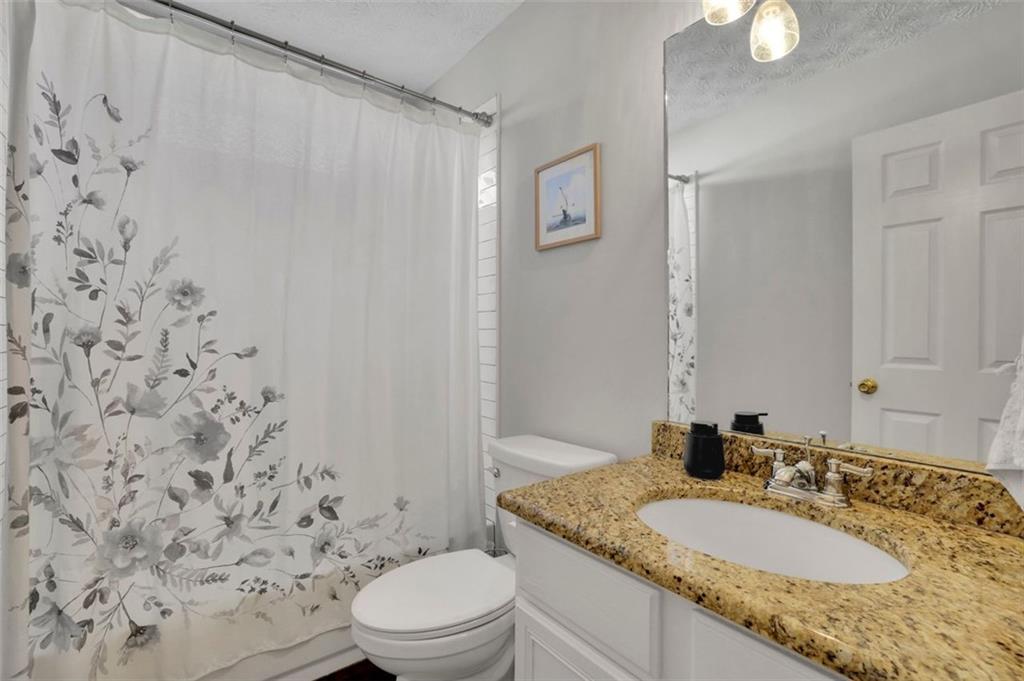 1025 AMBER LEAF Court