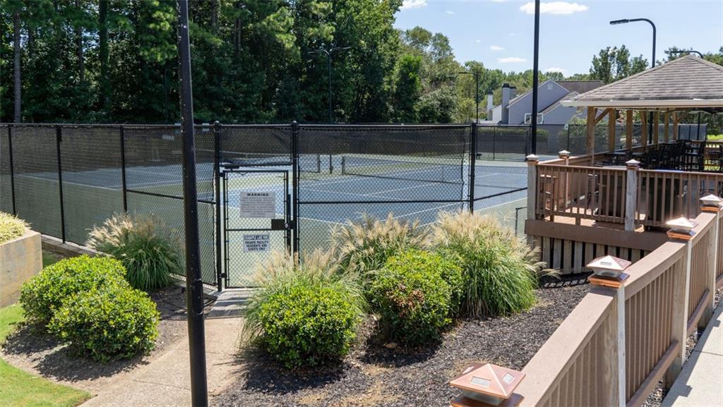 1025 AMBER LEAF Court