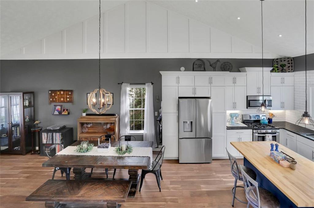 1025 AMBER LEAF Court