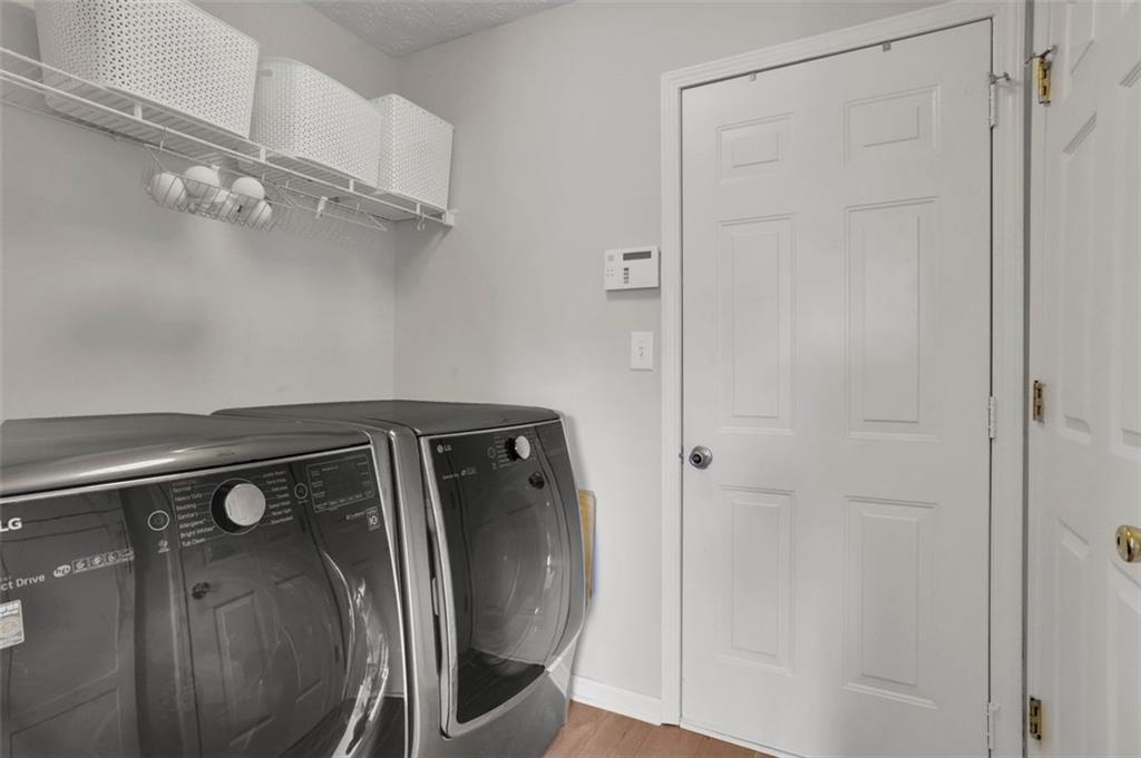 1025 AMBER LEAF Court