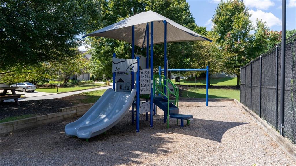 1025 AMBER LEAF Court