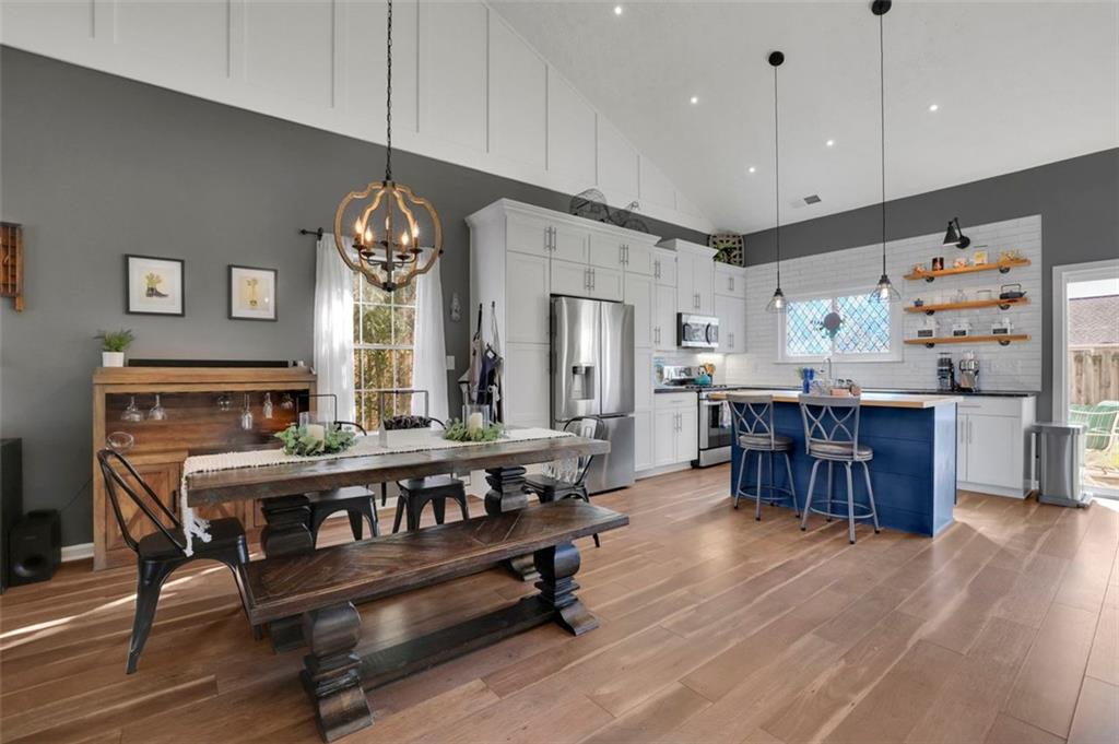 1025 AMBER LEAF Court