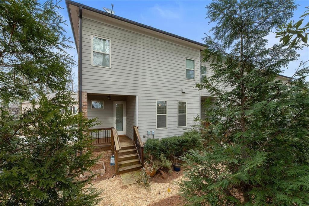 827 Canterbury Overlook NE