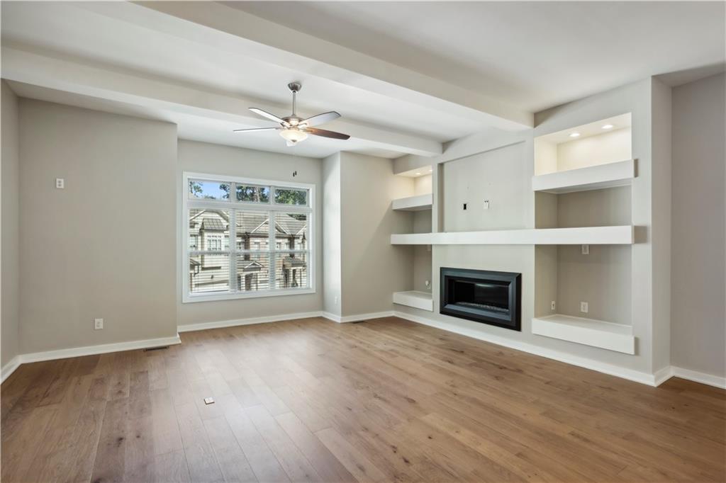 827 Canterbury Overlook NE