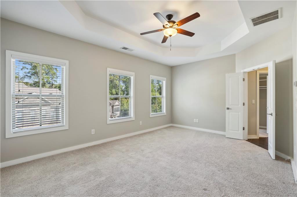 827 Canterbury Overlook NE