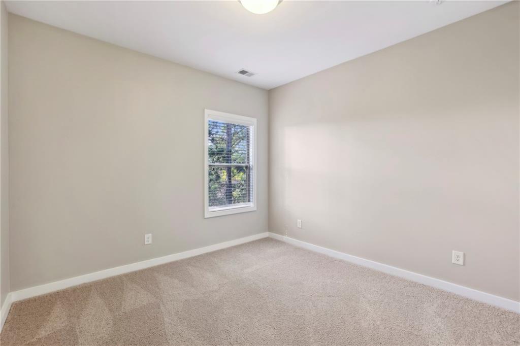 827 Canterbury Overlook NE