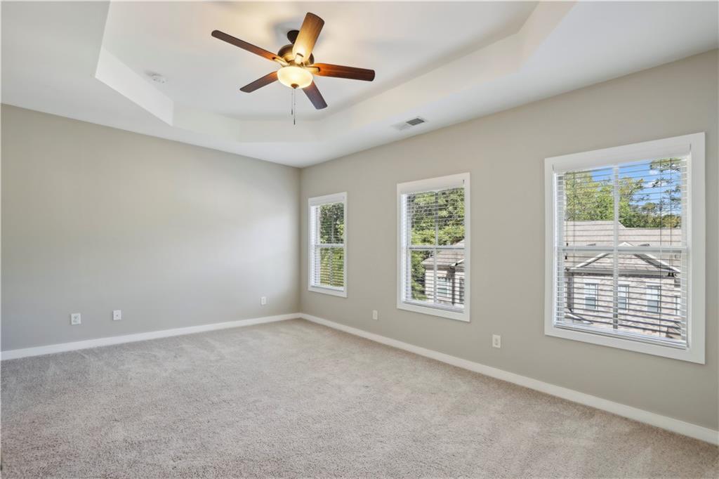 827 Canterbury Overlook NE