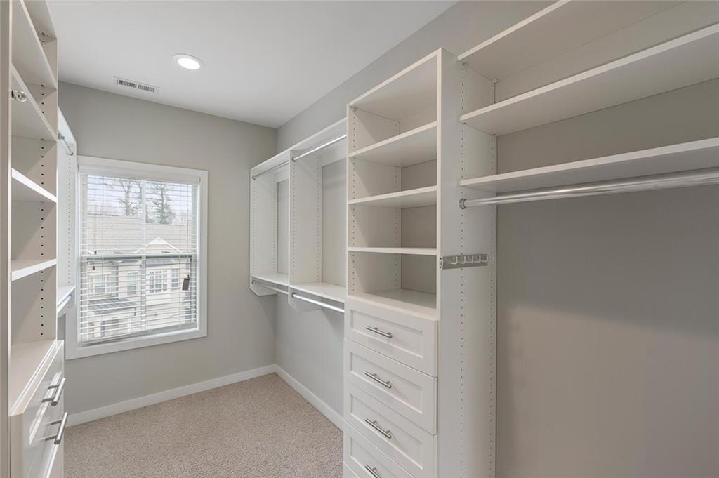 827 Canterbury Overlook NE