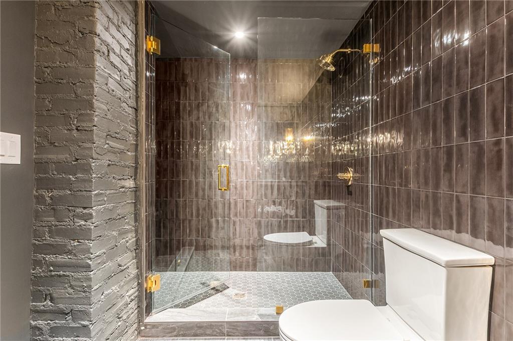 1323 N Highland Avenue NE