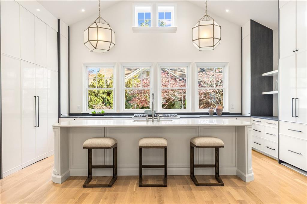 1323 N Highland Avenue NE