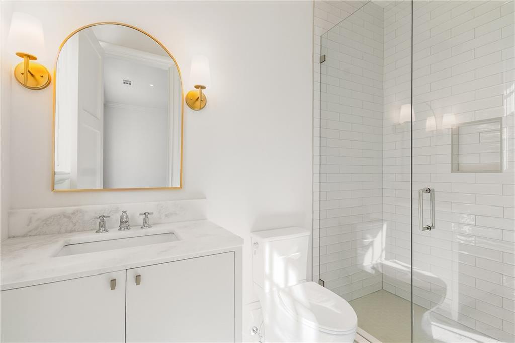 1323 N Highland Avenue NE