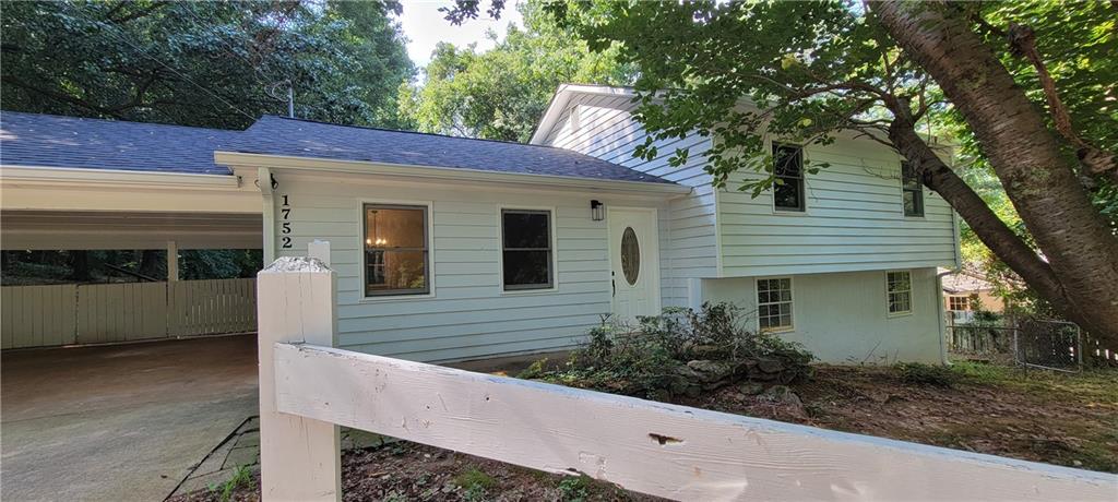 1752 Mitzi Court