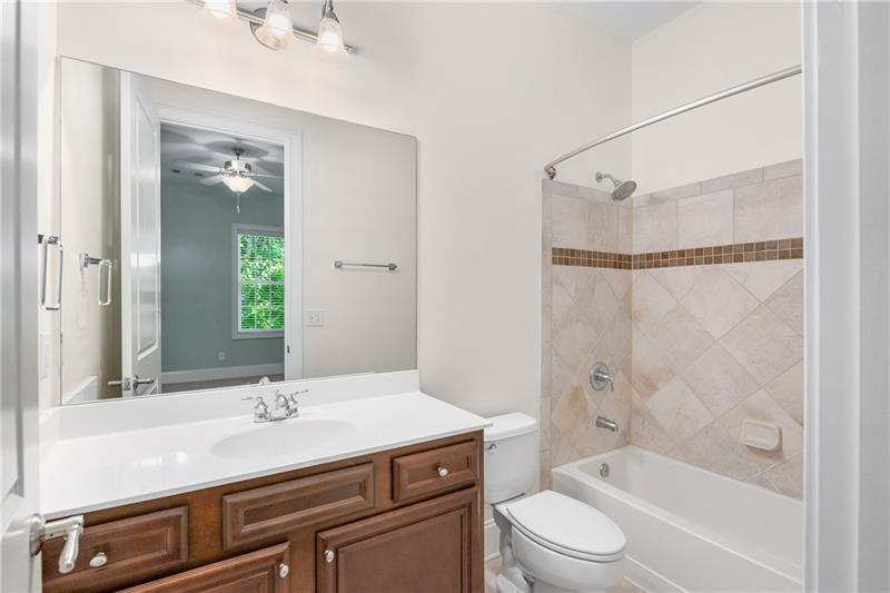 1420 Briarhaven Trail NE