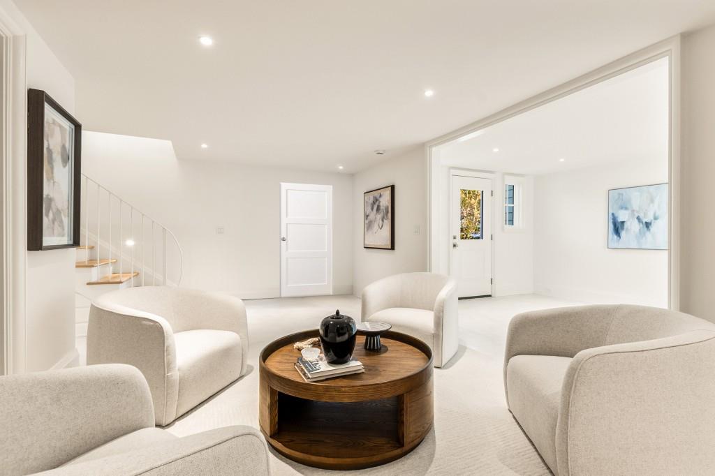 1323 N Highland Avenue NE