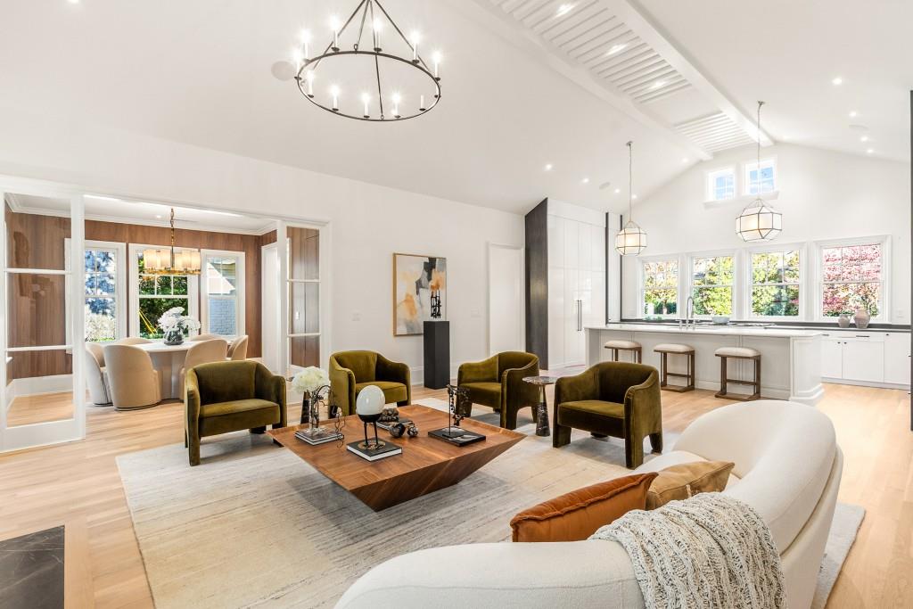 1323 N Highland Avenue NE