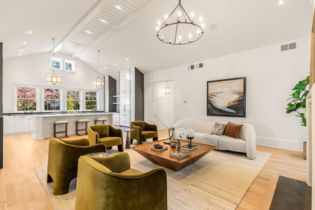 1323 N Highland Avenue NE