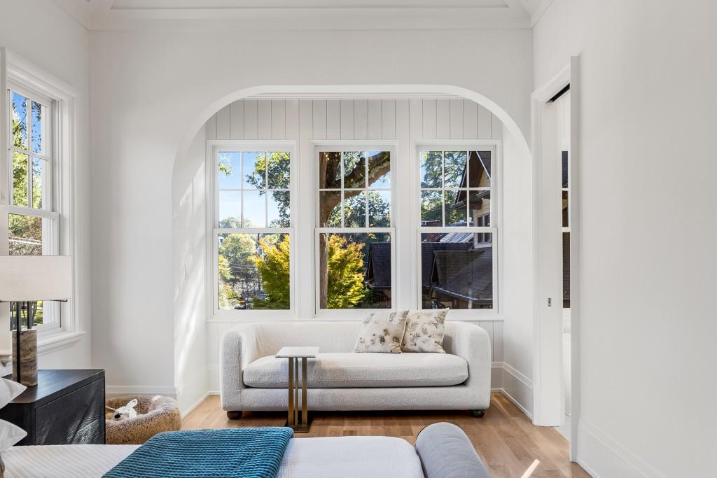 1323 N Highland Avenue NE