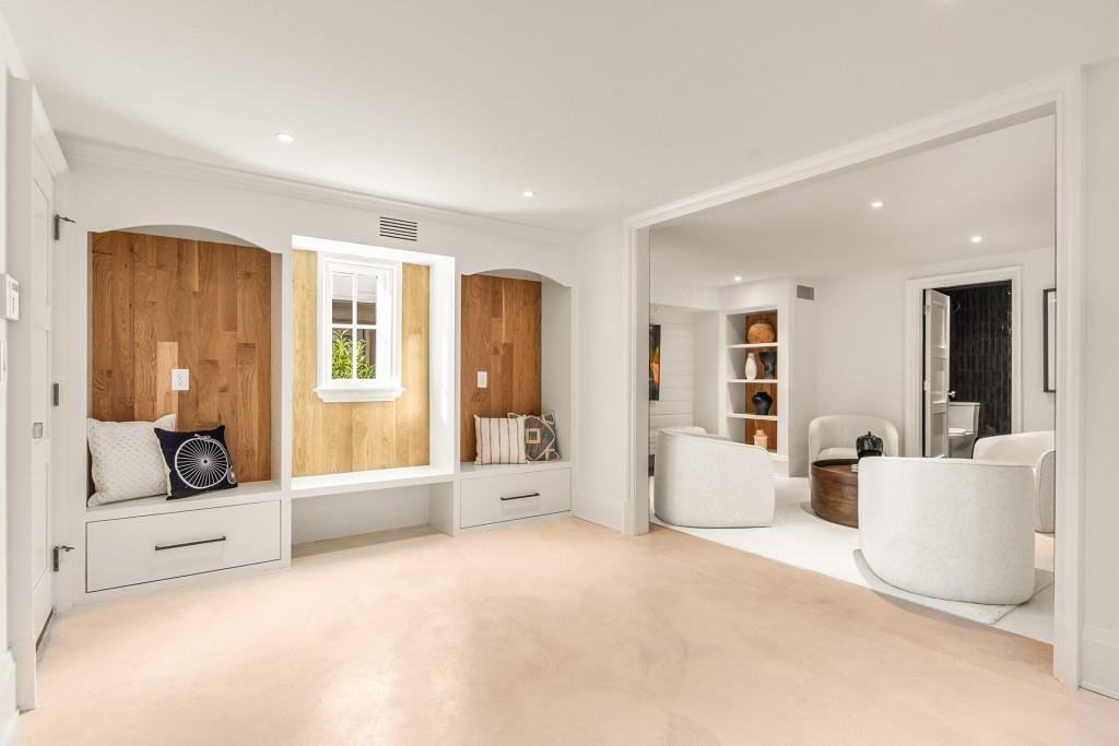 1323 N Highland Avenue NE