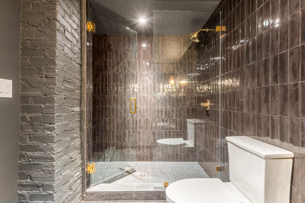 1323 N Highland Avenue NE