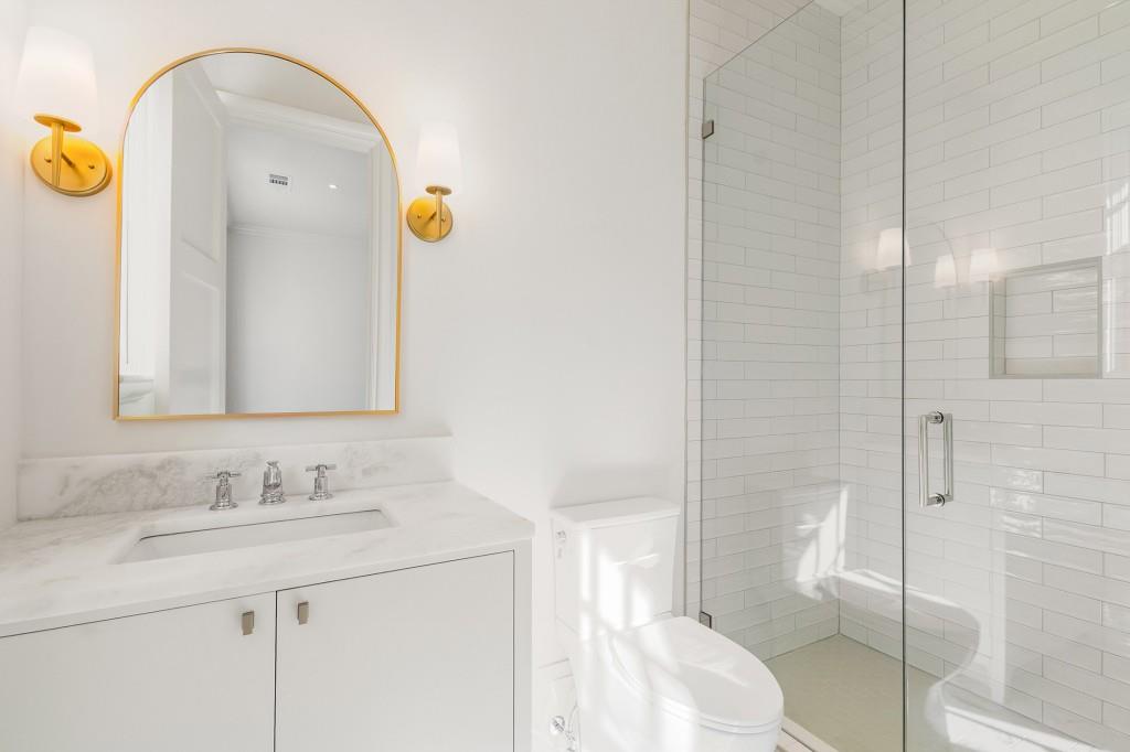 1323 N Highland Avenue NE