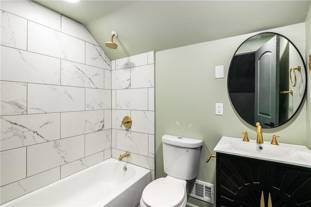 2146 Pinehurst Drive