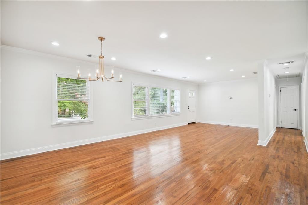 1249 Goodwin NE