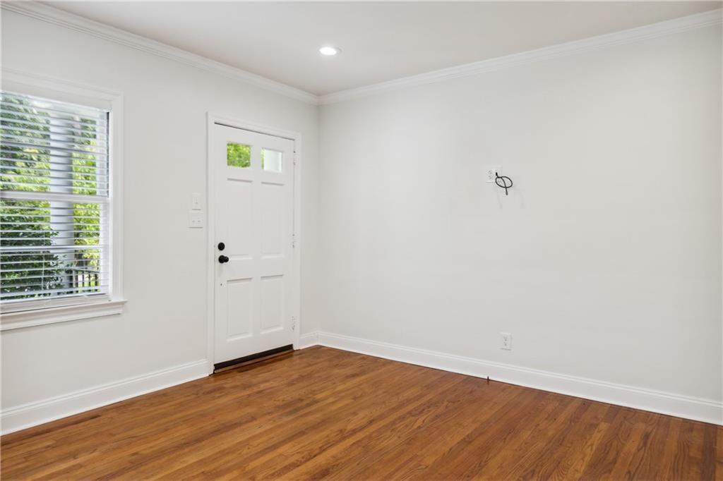 1249 Goodwin NE