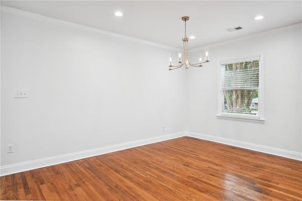 1249 Goodwin NE
